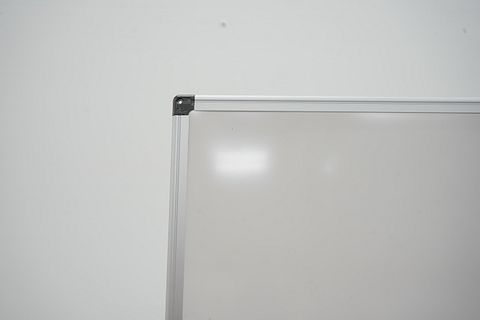 Image 4/8