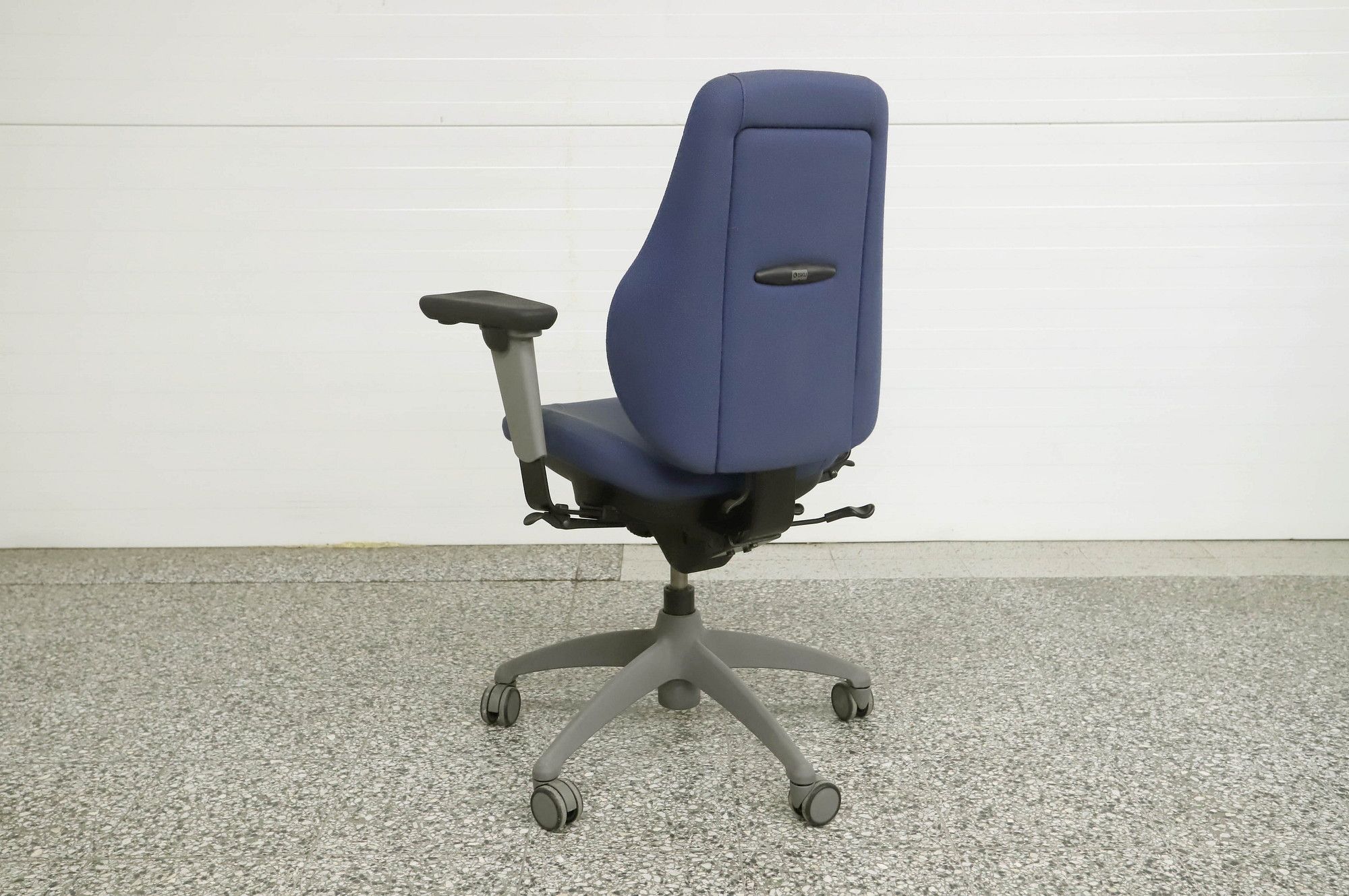 Image 4/10