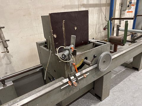 Image 8/16