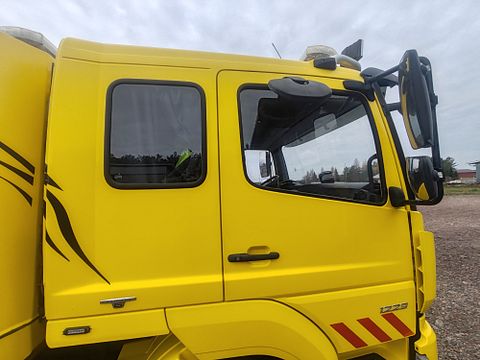 Image 16/44