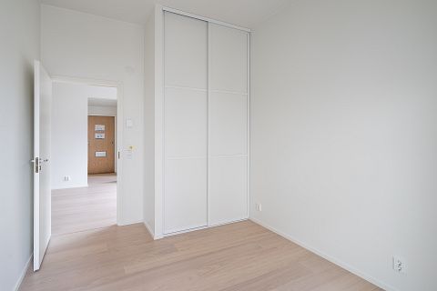 Image 16/21