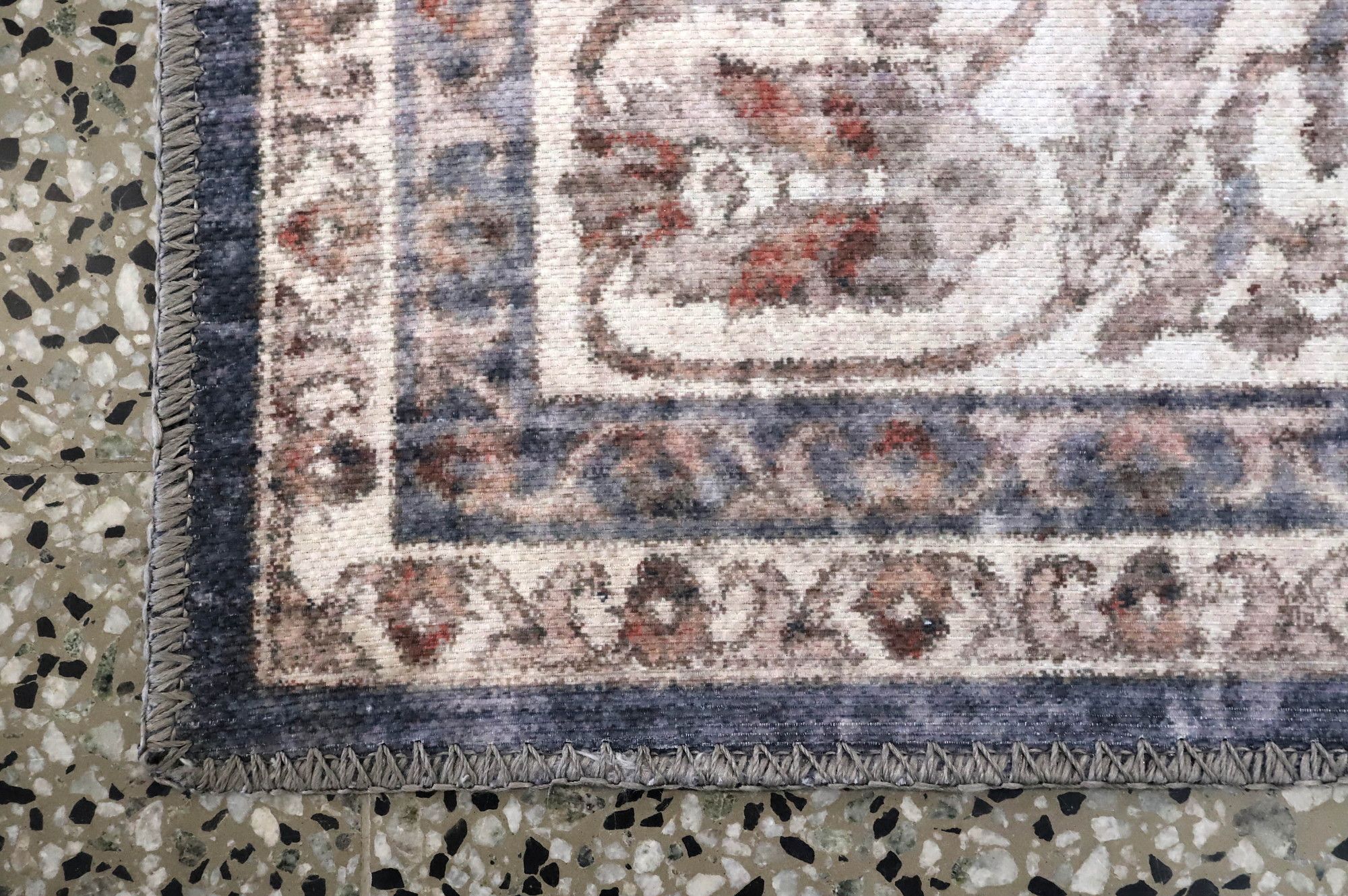 Image 3/5