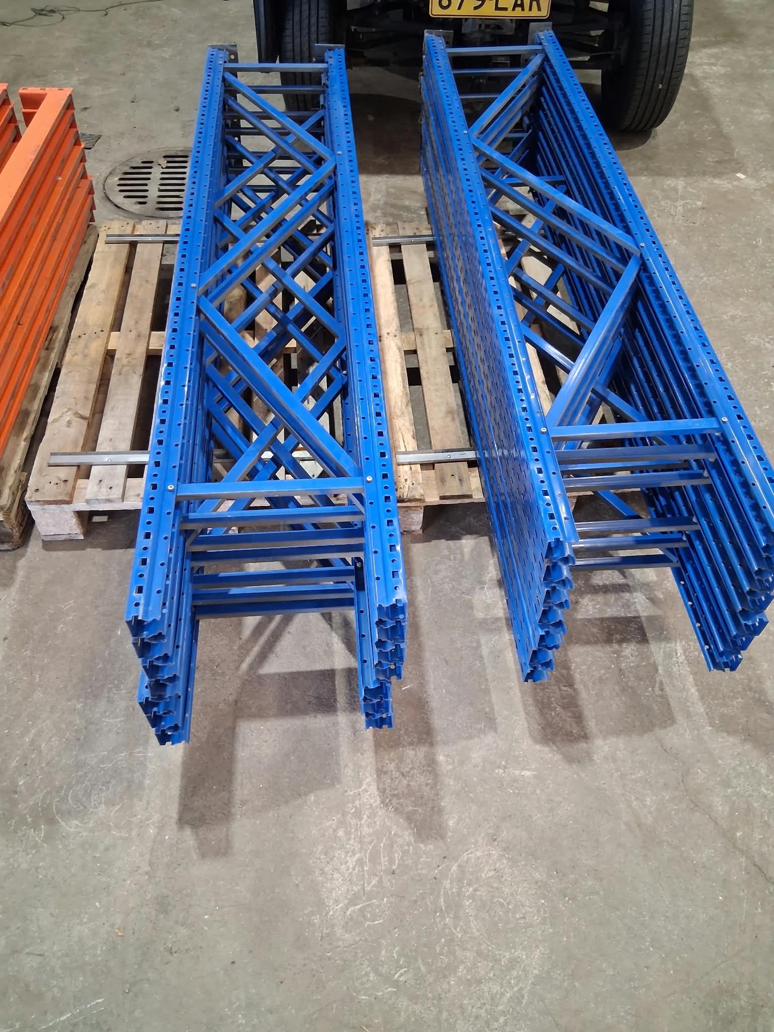 Image 1/3