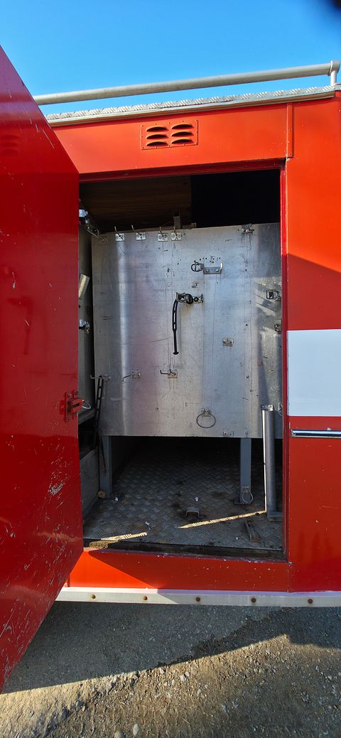 Image 12/26