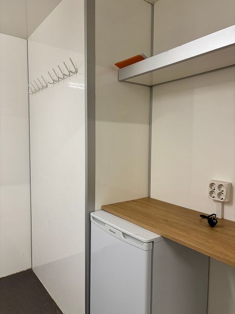Image 5/7
