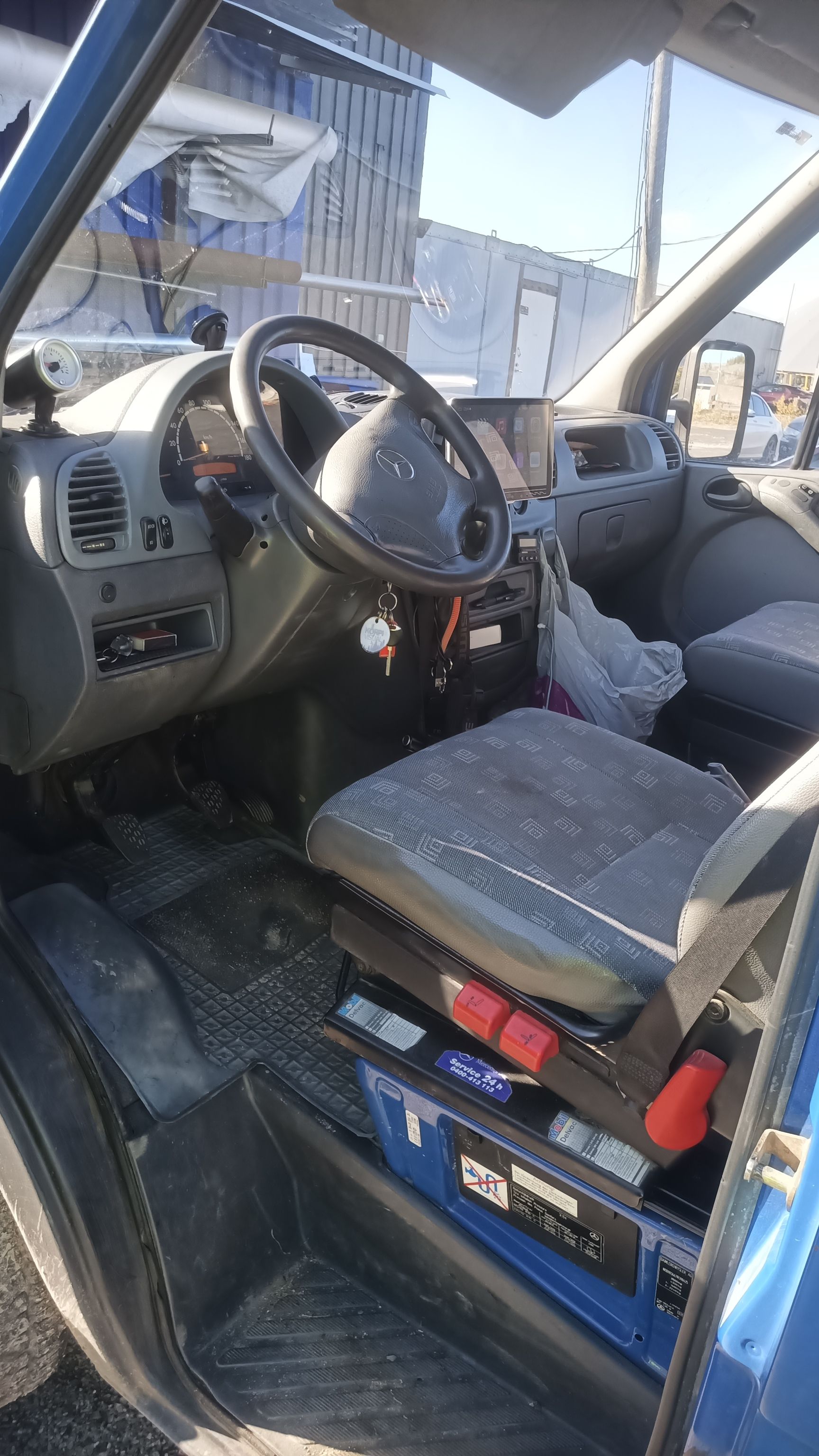 Image 6/11
