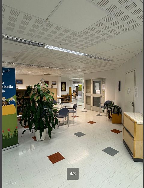 Image 4/4