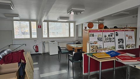 Image 3/5