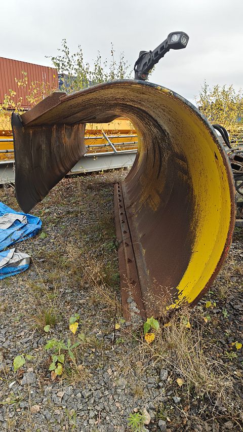 Image 5/6