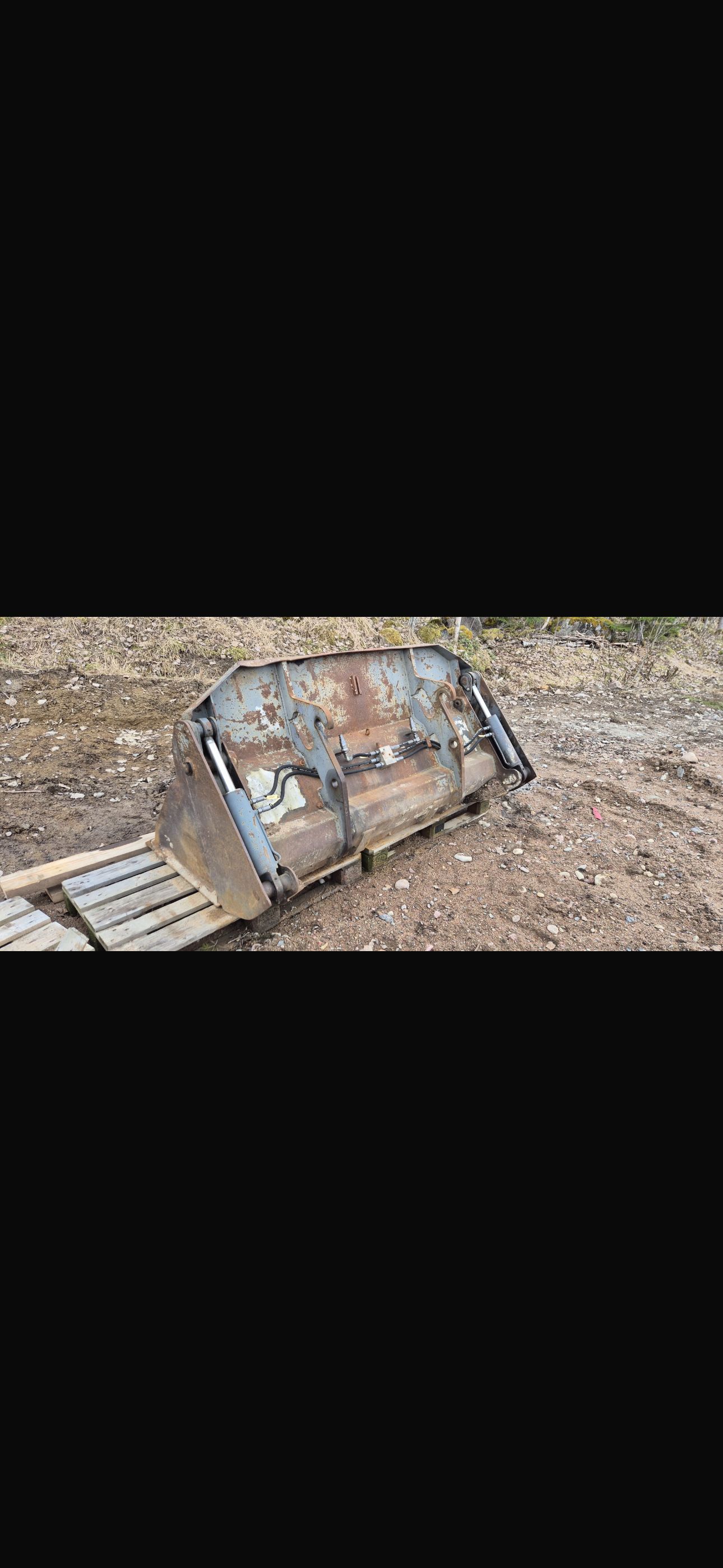 Image 14/17