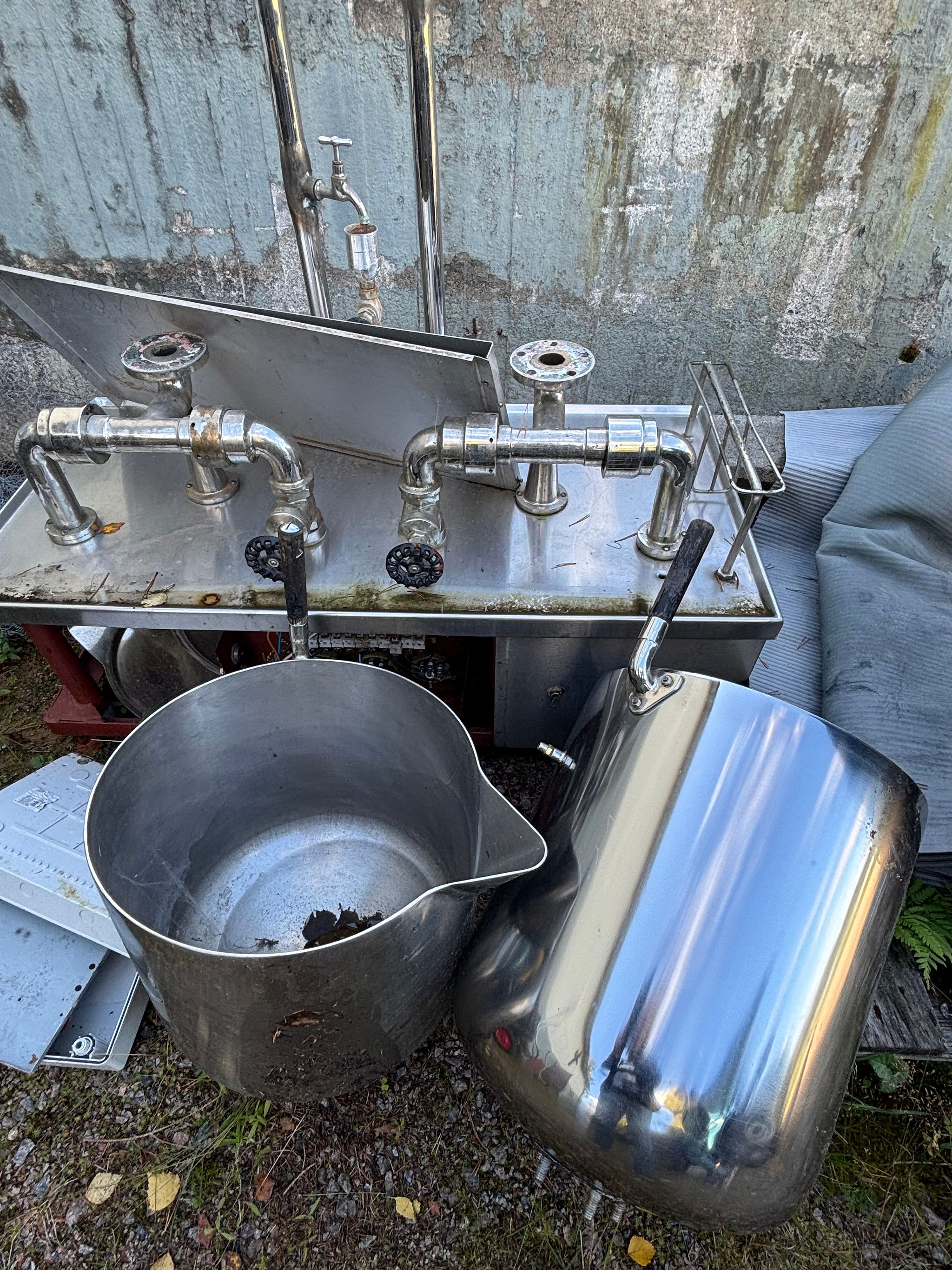 Image 2/5