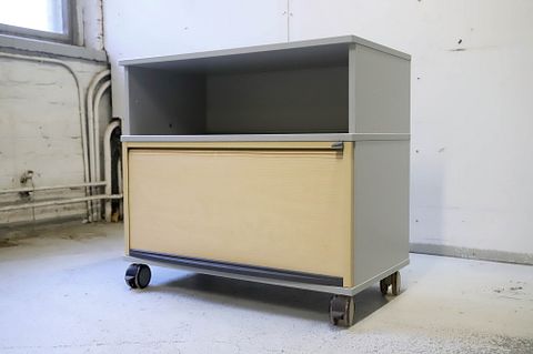 Image 1/8