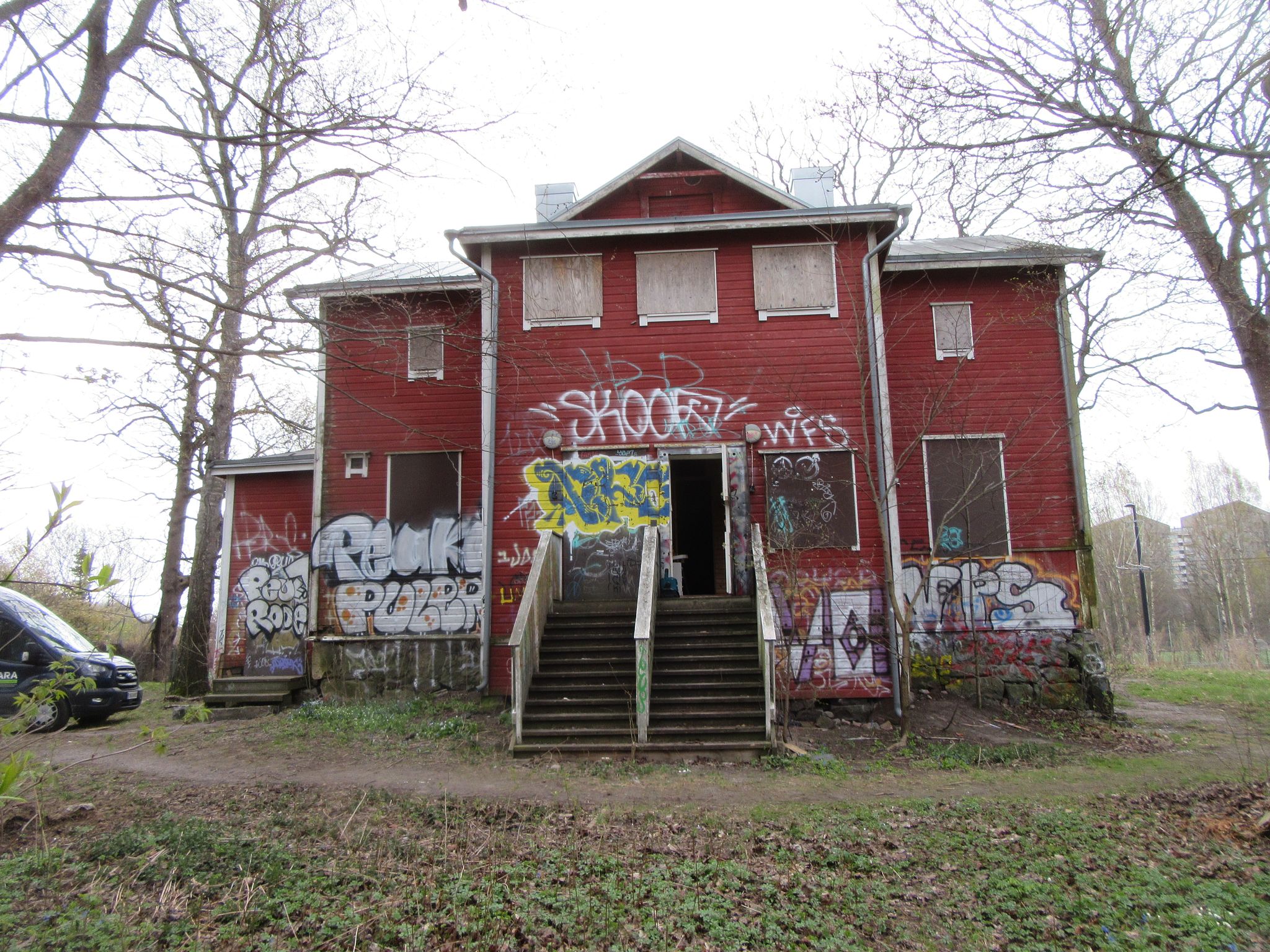 Image 2/14