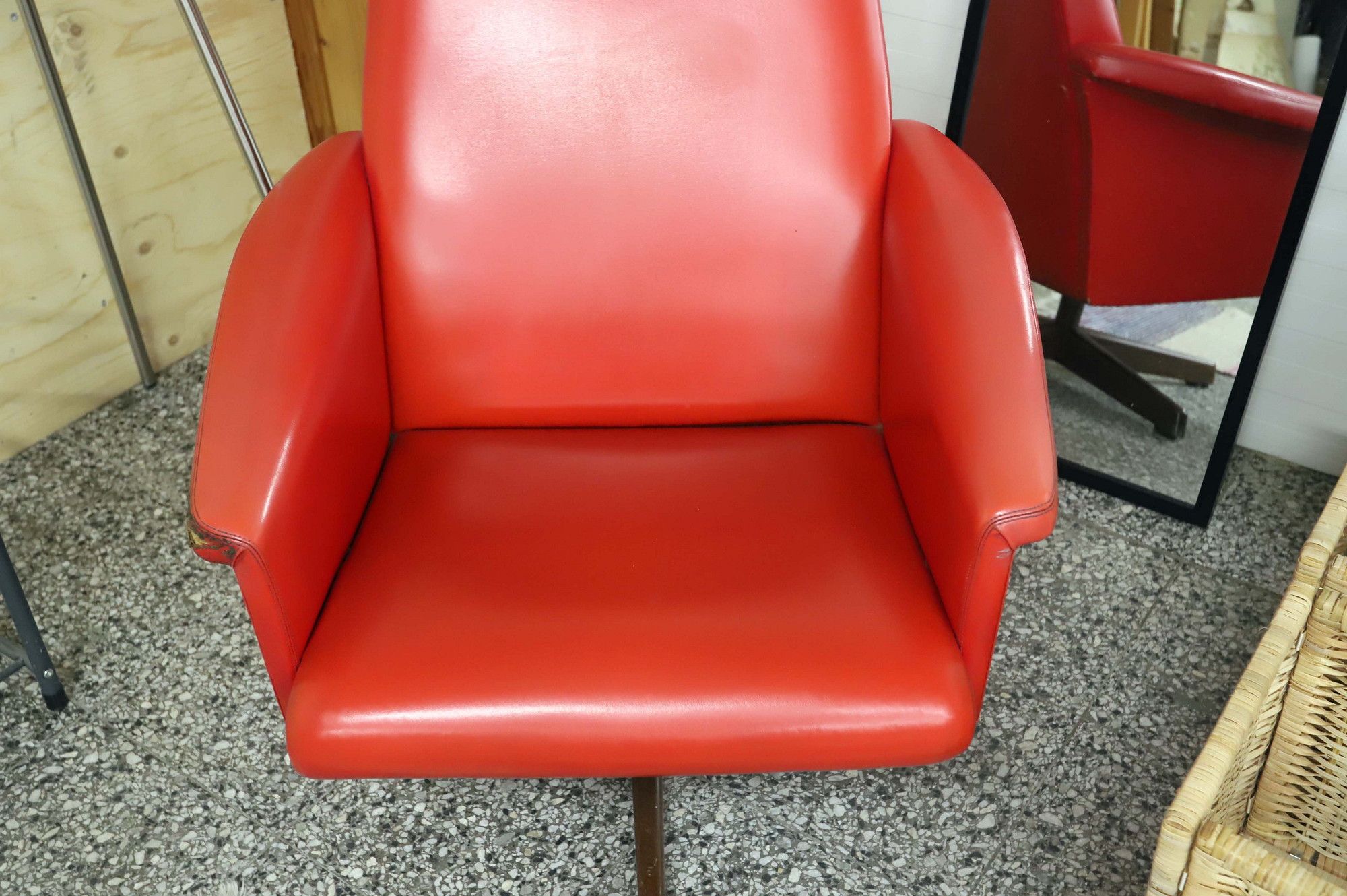 Image 21/27