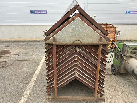 Image 8/10