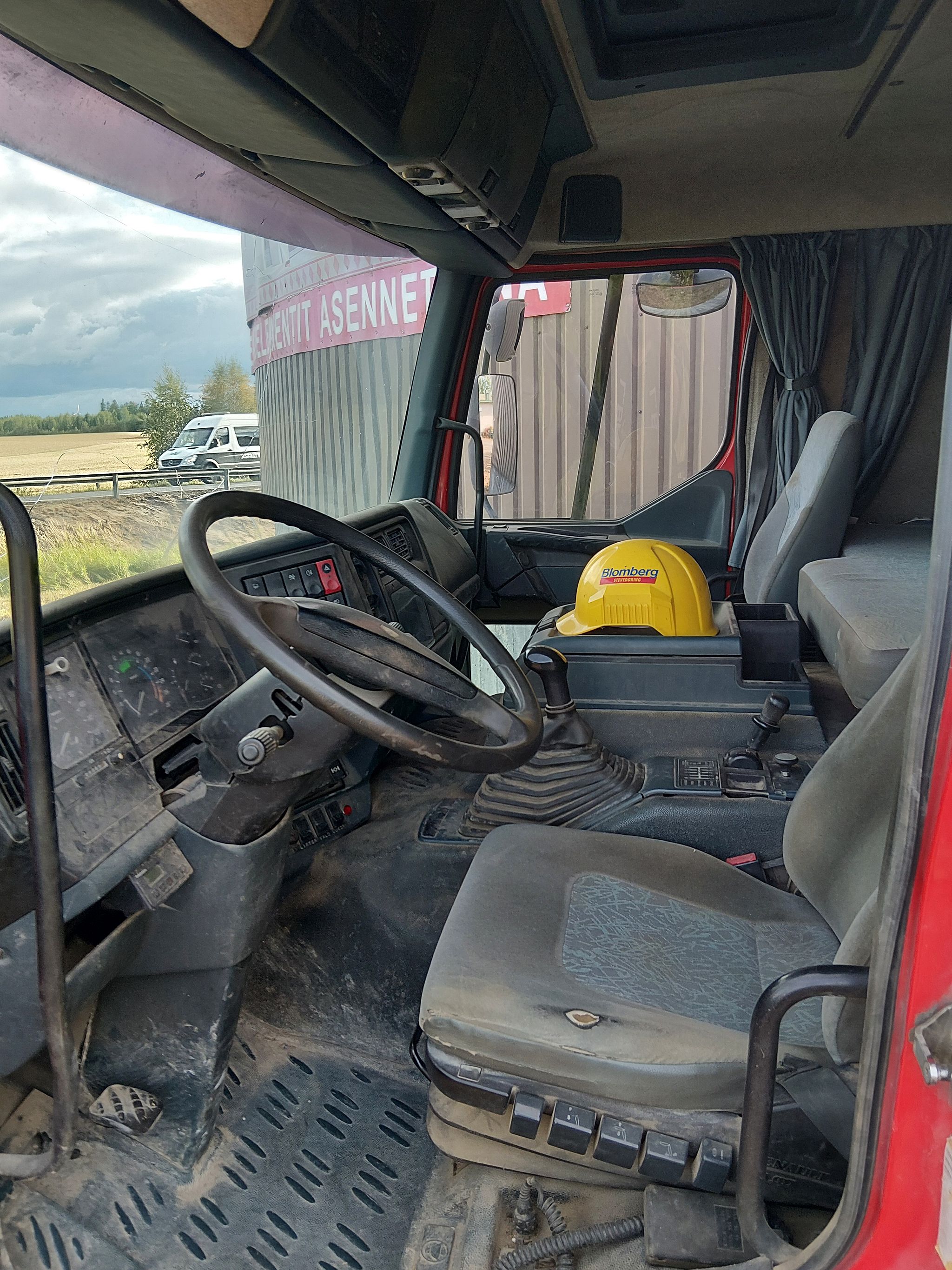Image 8/11