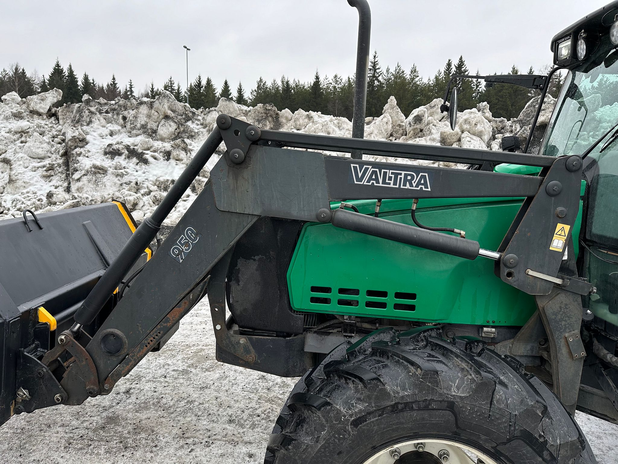 Etukuormaaja Valtra 950 Isme Sovitteella Runkosovitteet Valmet 