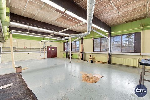 Image 15/23
