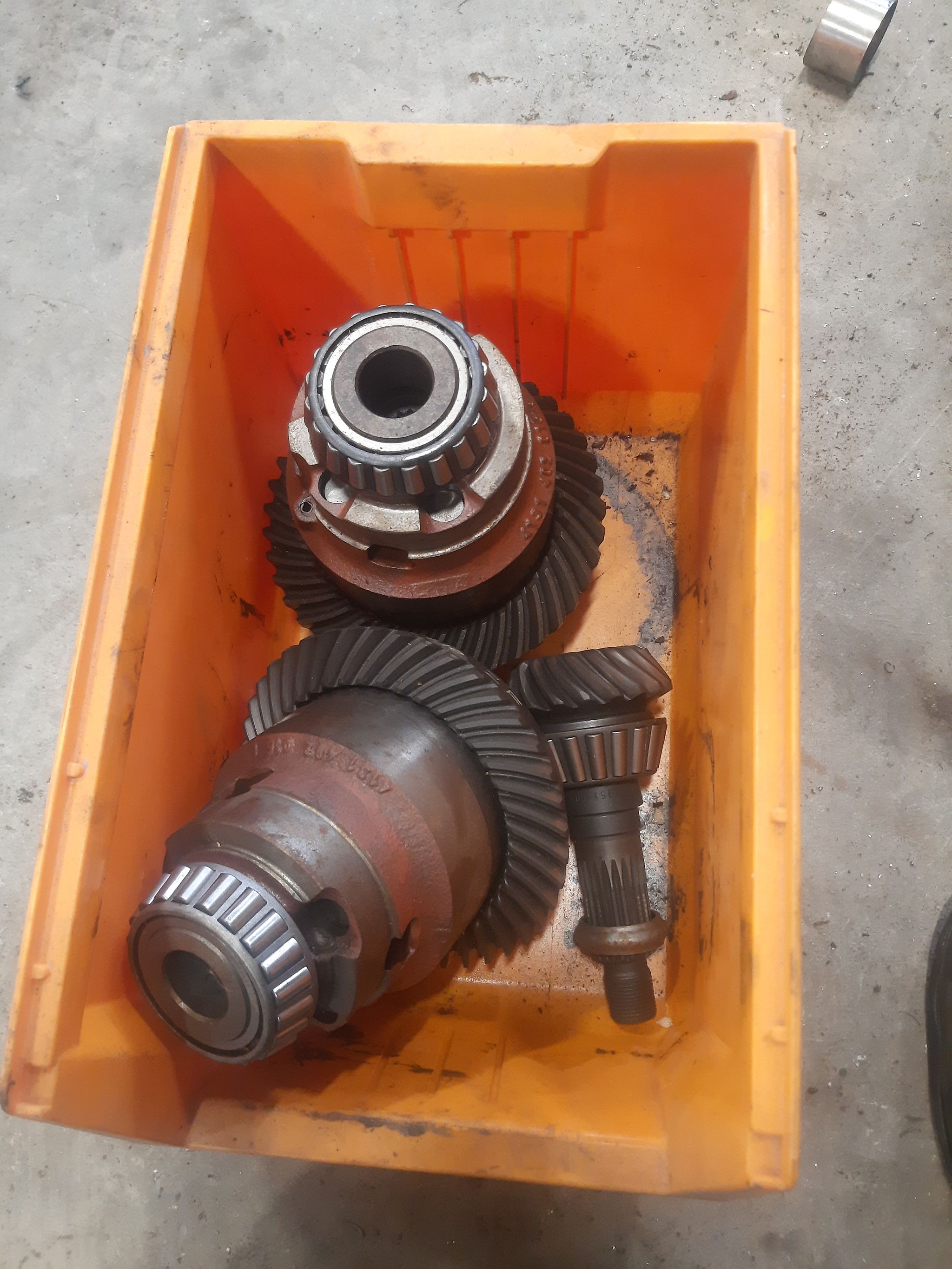 Image 1/2