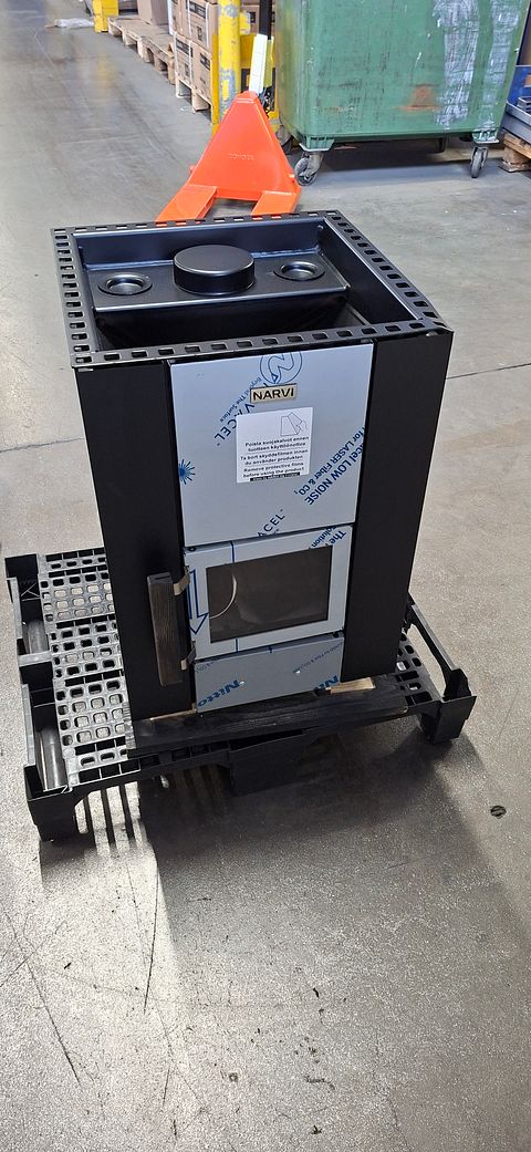 Image 1/8