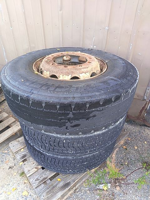 Image 3/3