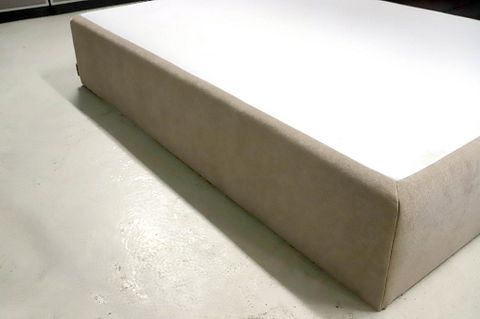 Image 7/12