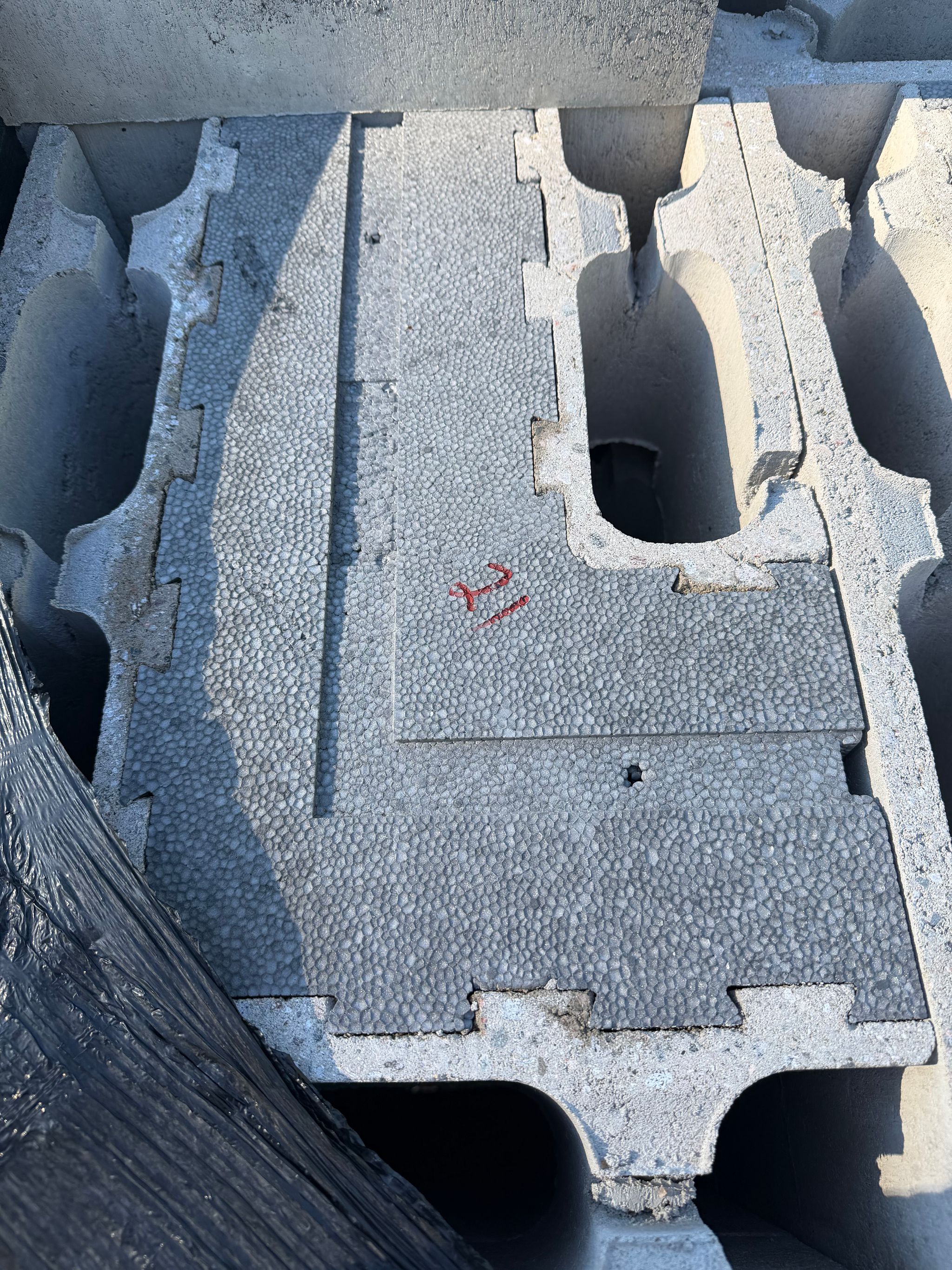 Image 4/17