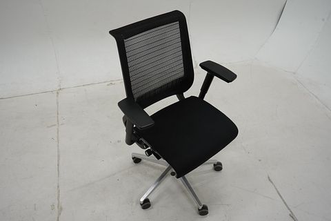 Image 6/8