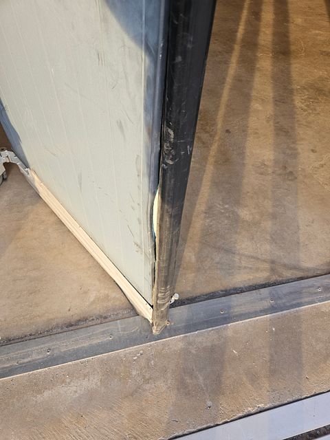 Image 3/6