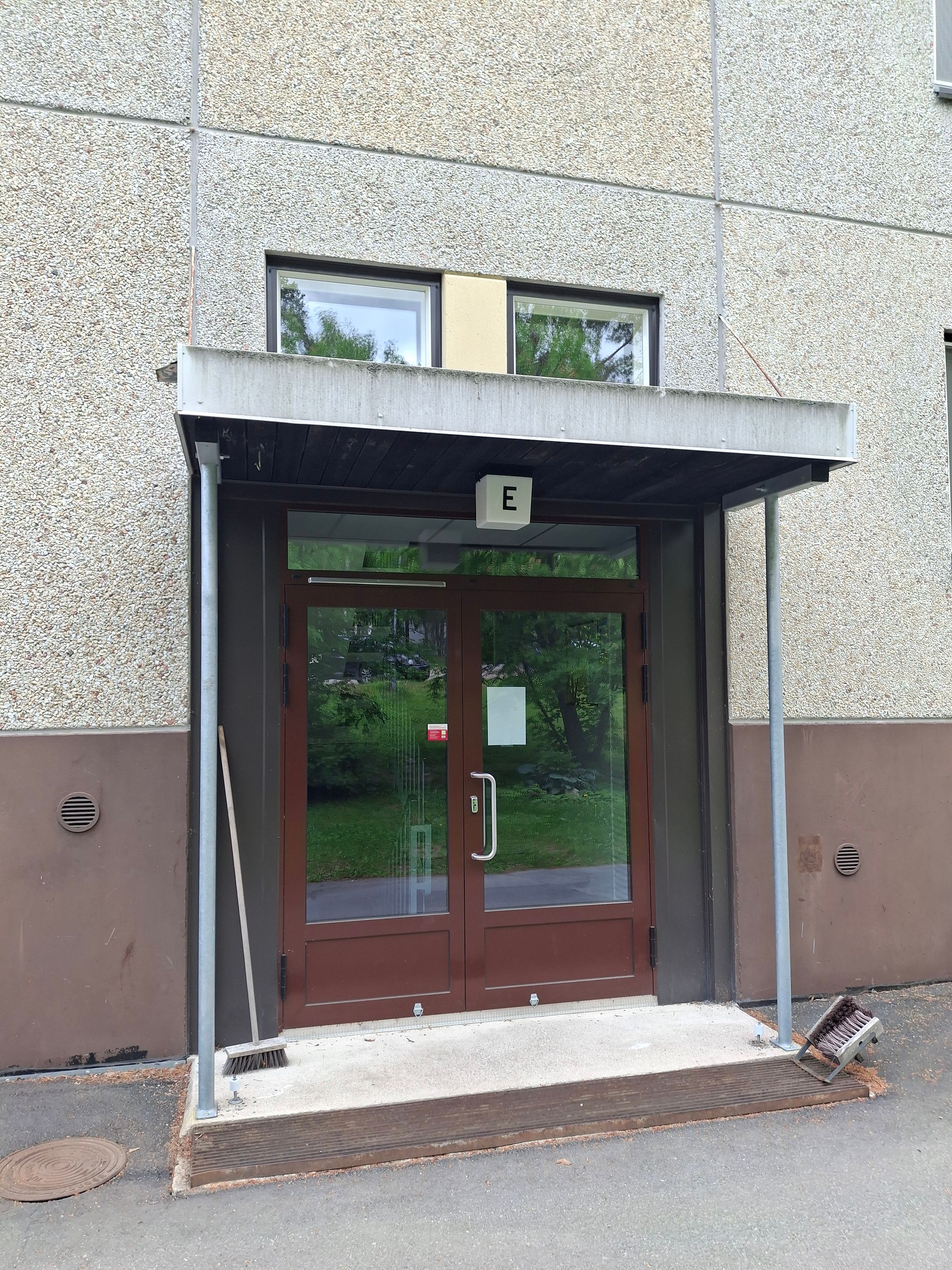 Image 2/38