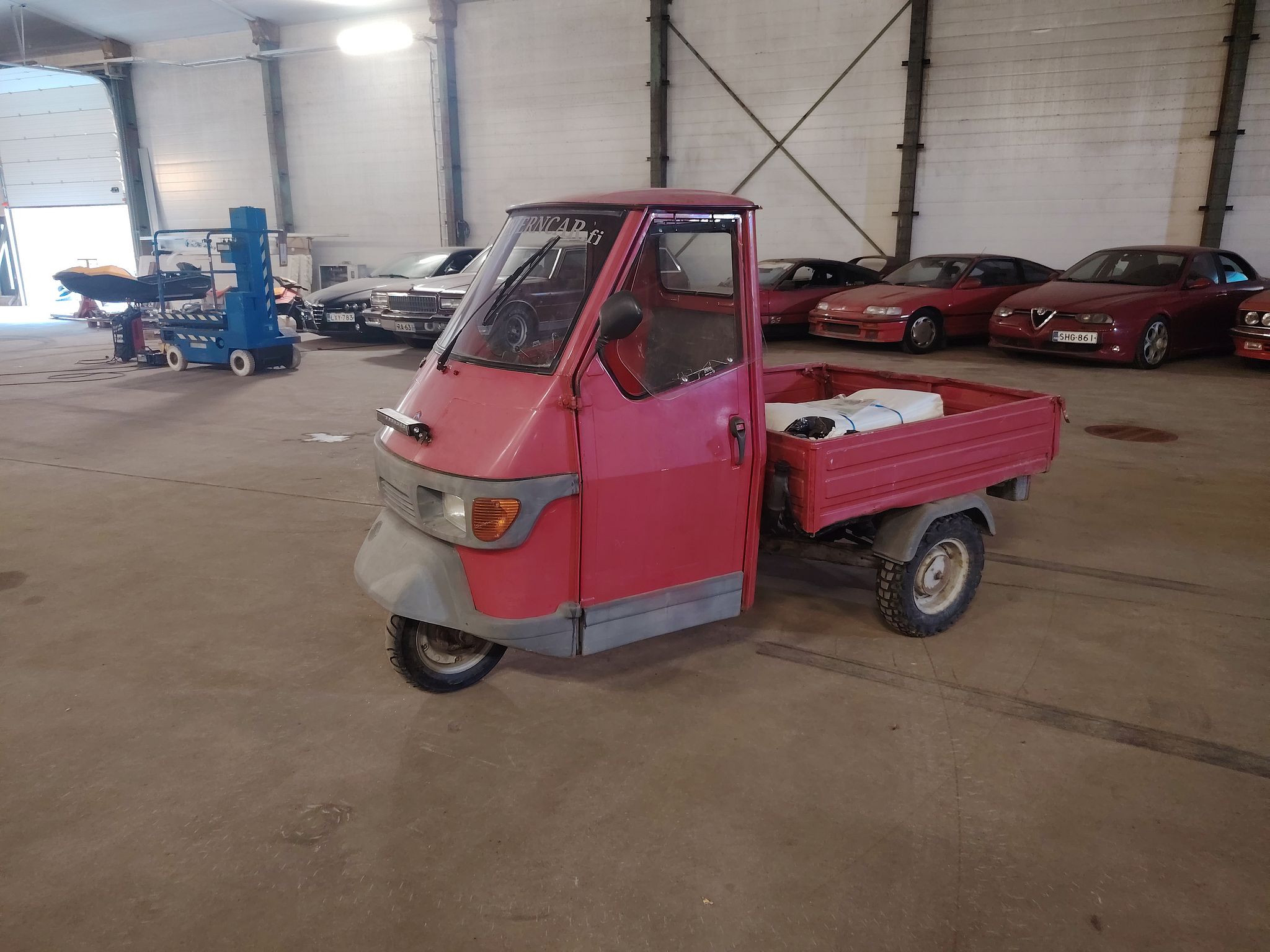 Image 1/8