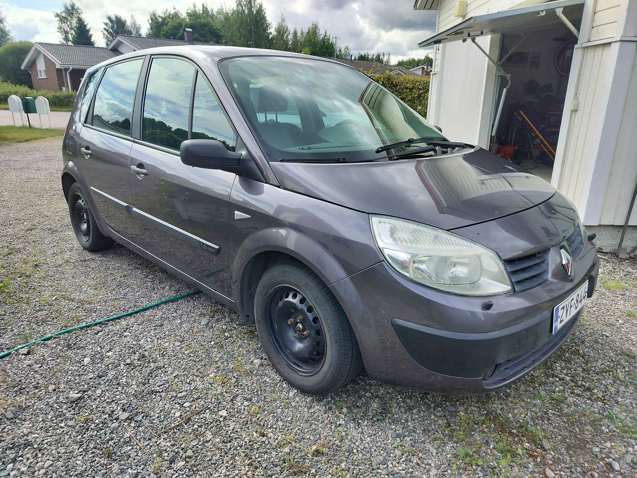 Image 3/10