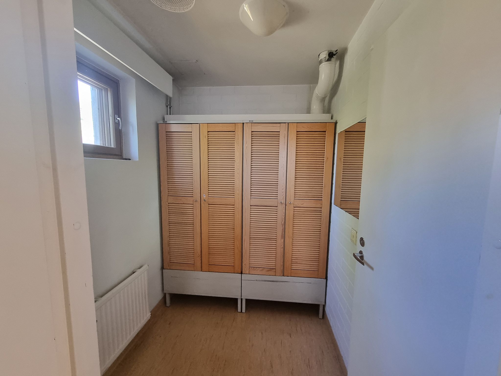 Image 11/12