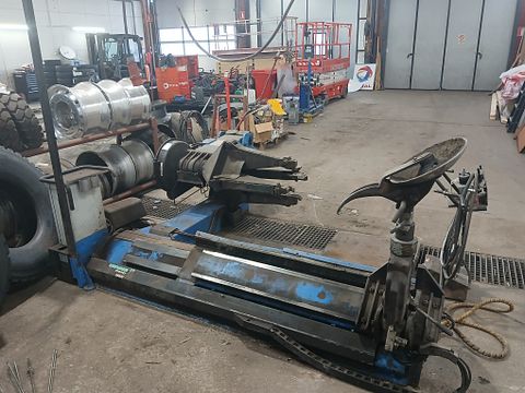 Image 1/9