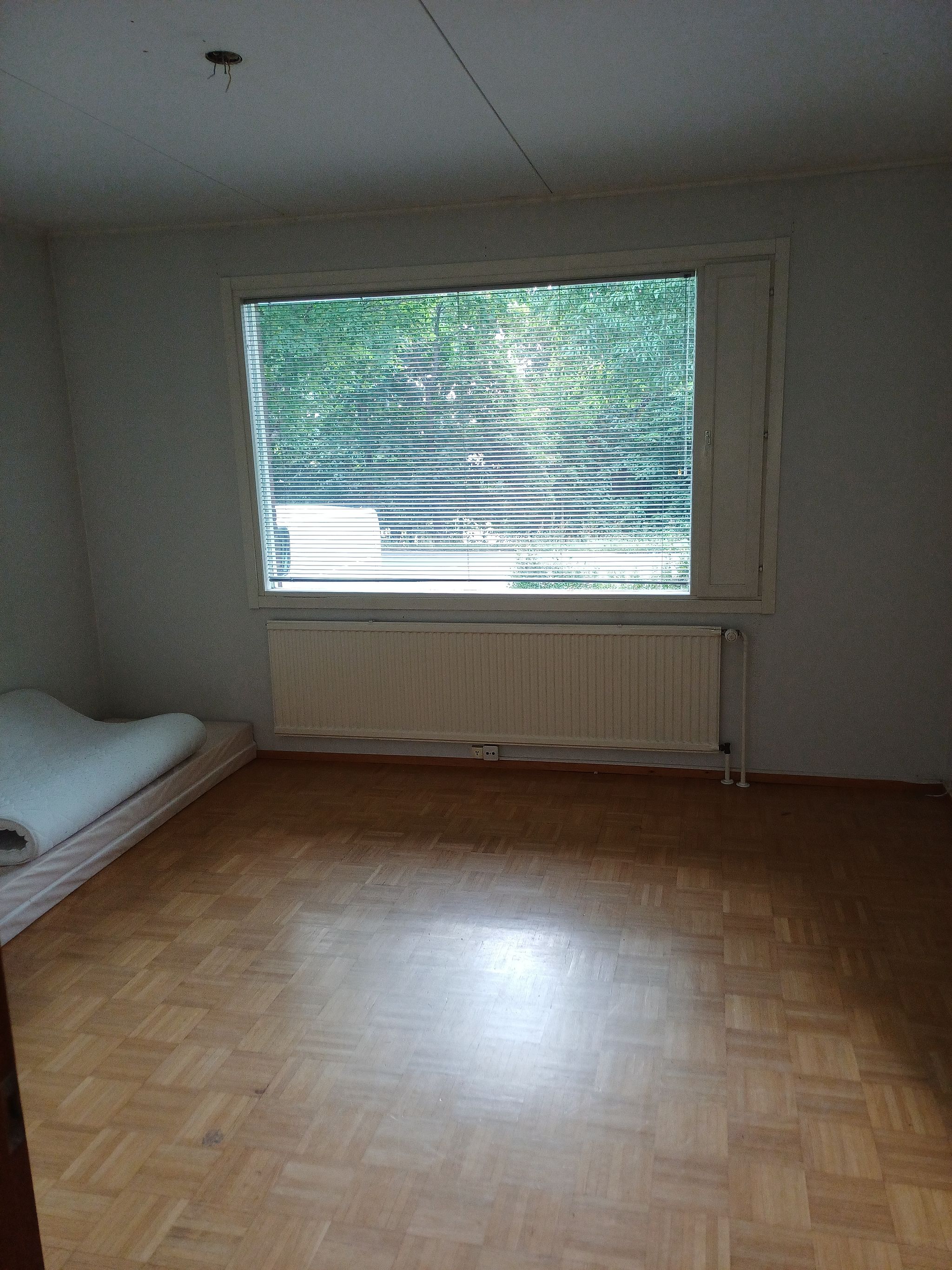 Image 12/30