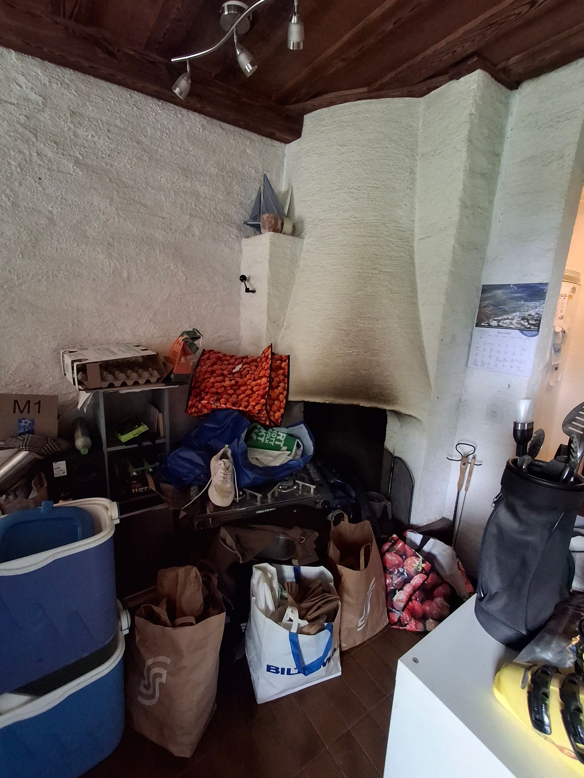Image 2/23