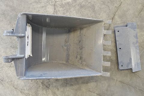 Image 2/8