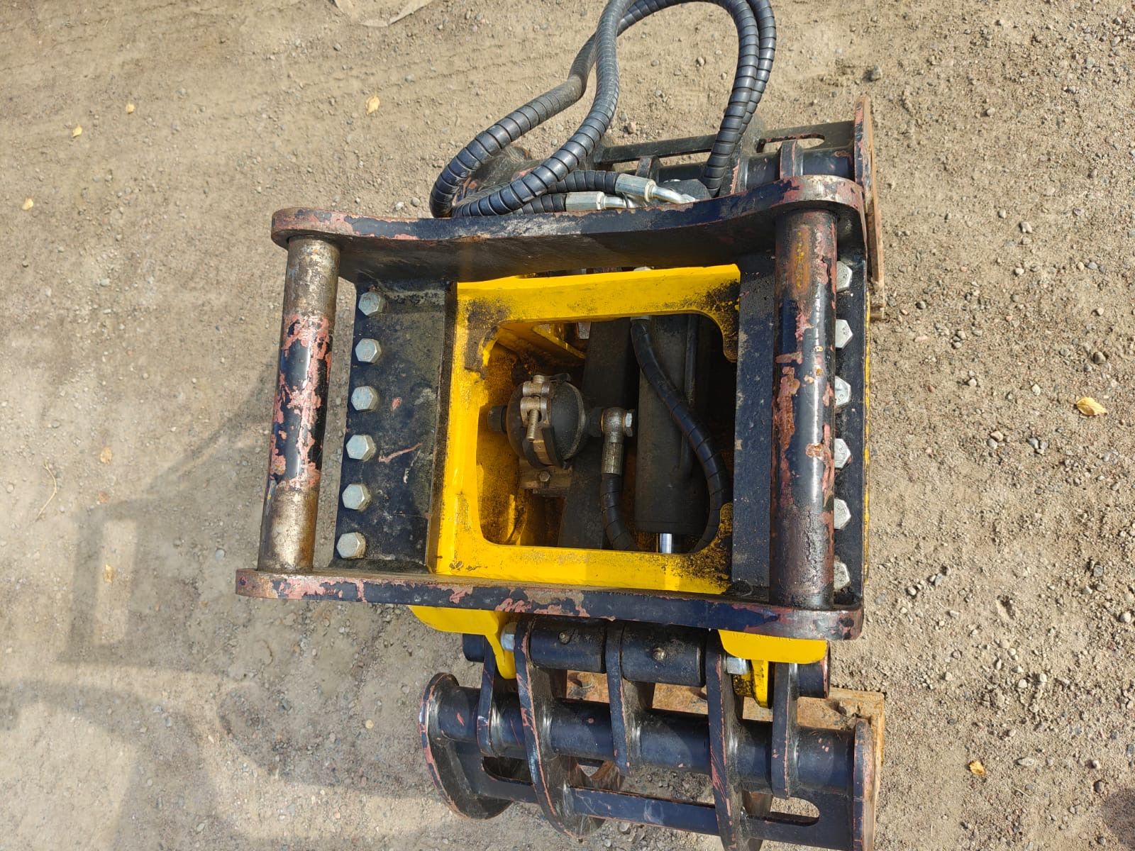 Image 6/6