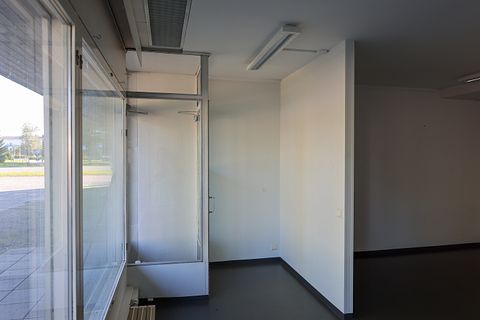 Image 2/5