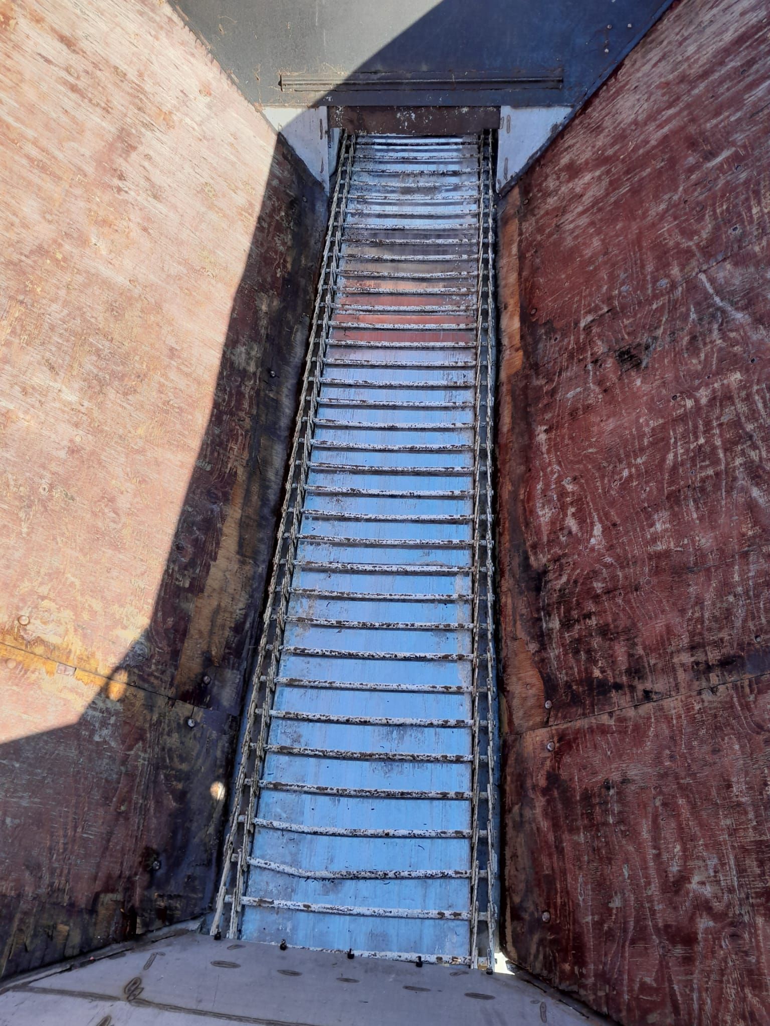 Image 6/7