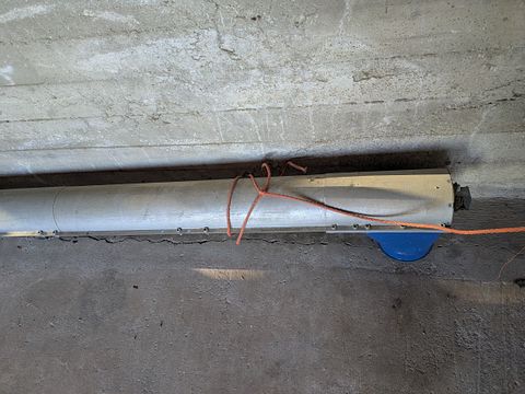 Image 8/12