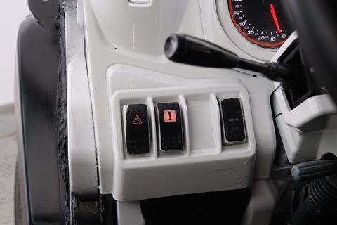 Image 13/23
