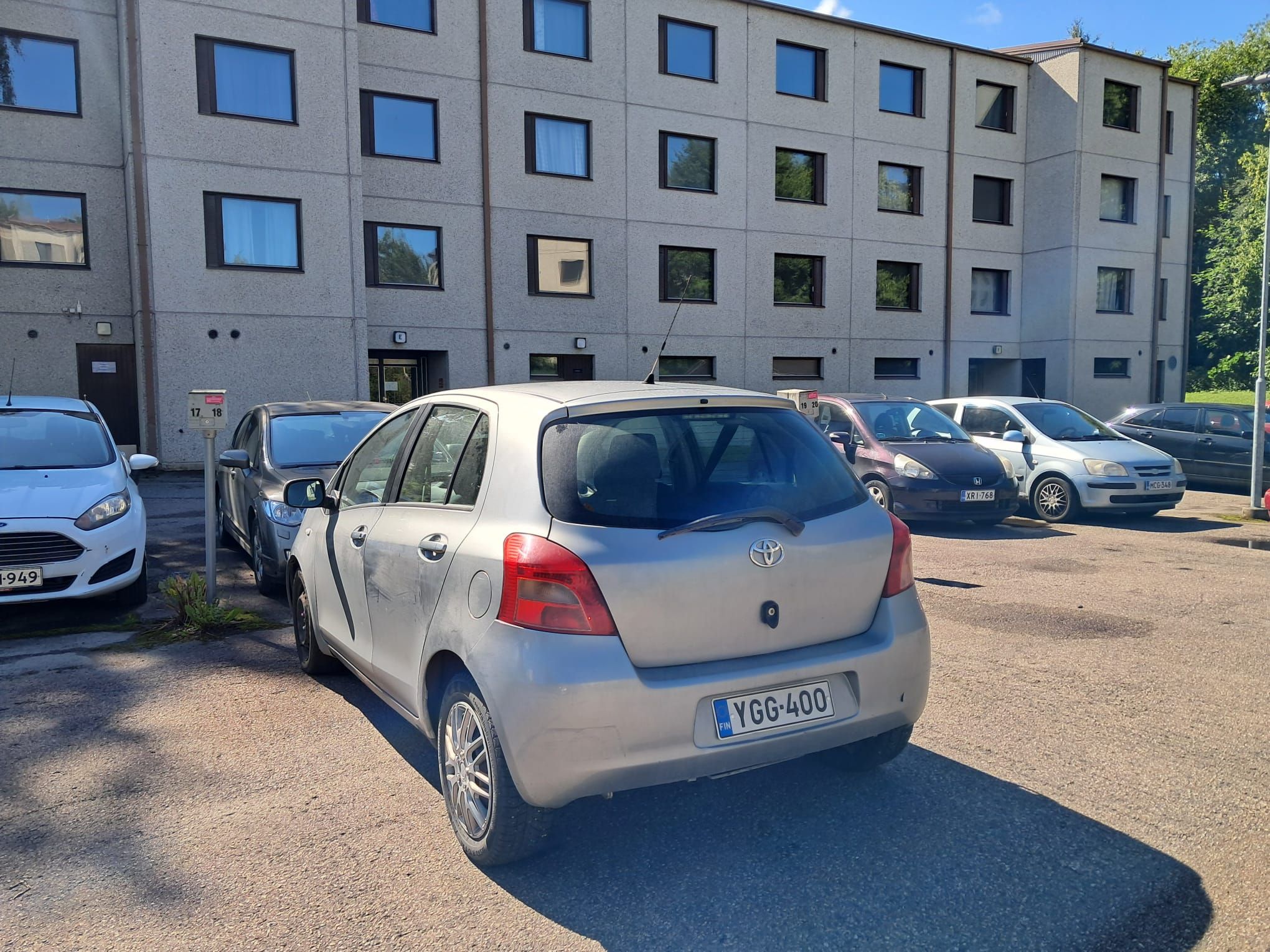 Image 4/10