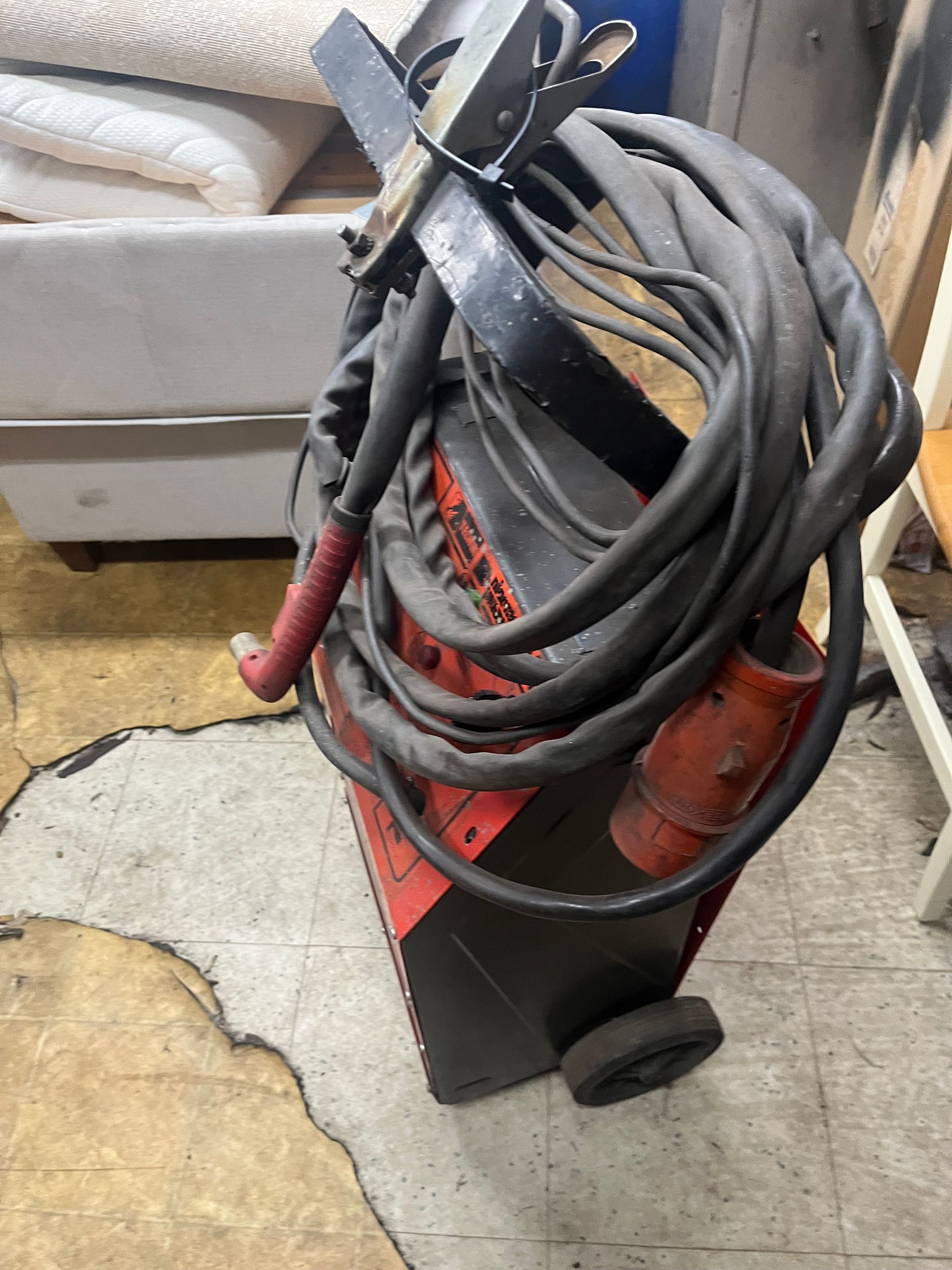 Image 11/18