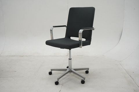 Image 8/10