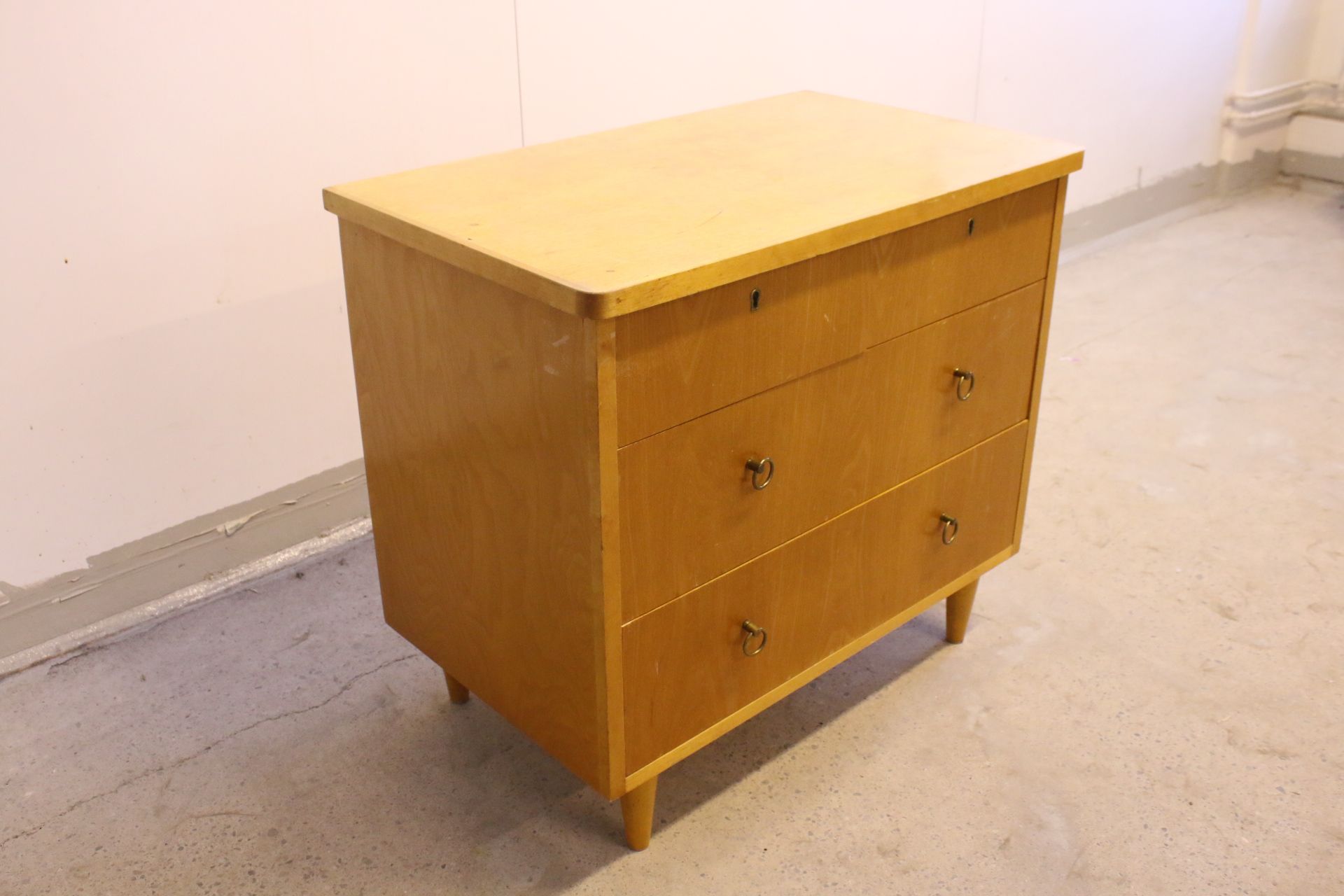 Image 3/9