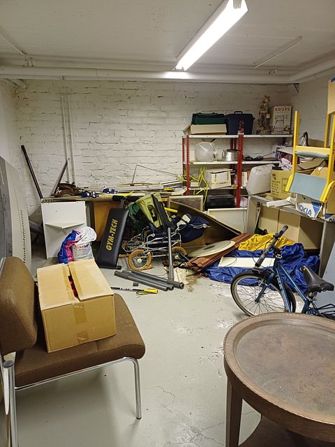 Image 4/8