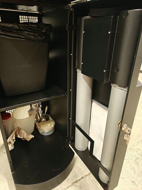 Image 4/8
