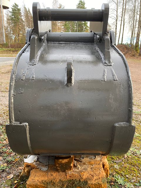 Image 4/4
