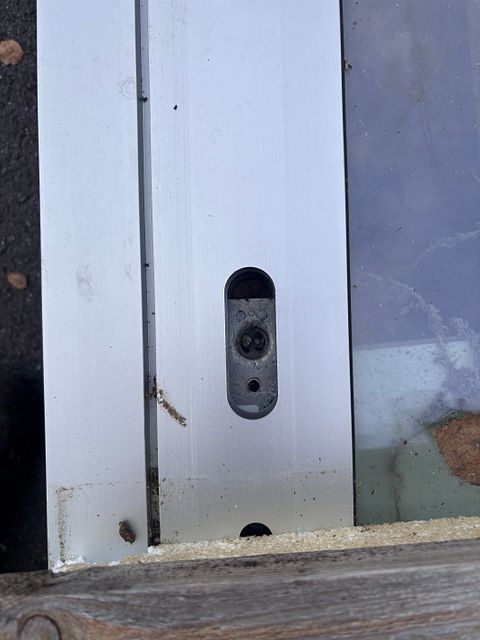 Image 4/4
